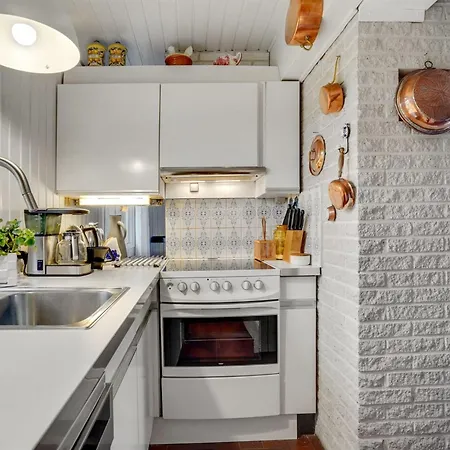Emiline - 250m From The Sea By Interhome Semesterbostad