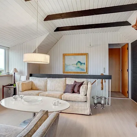 Semesterbostad Emiline - 250m From The Sea By Interhome