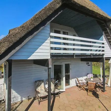 Emiline - 250m From The Sea By Interhome *